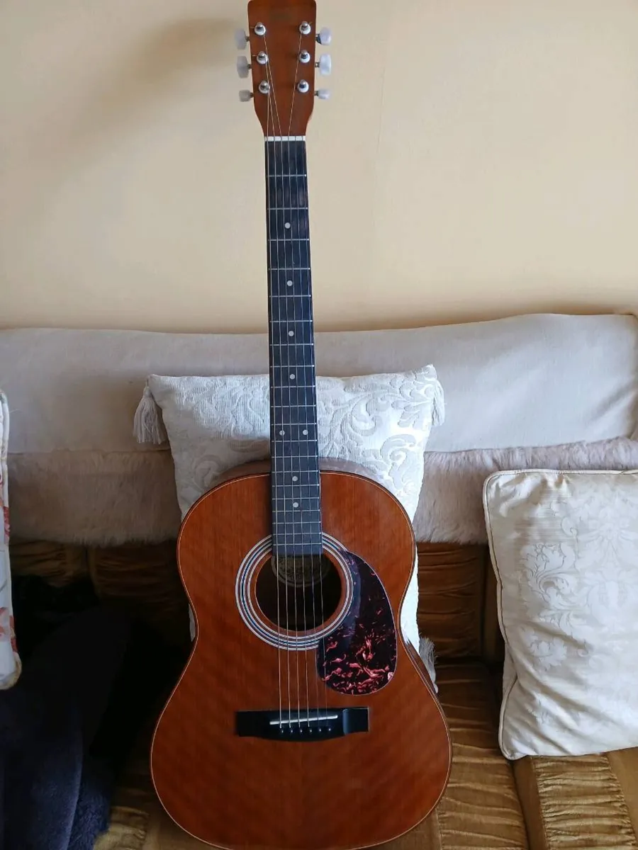 Hondo acoustic guitar. - Image 2