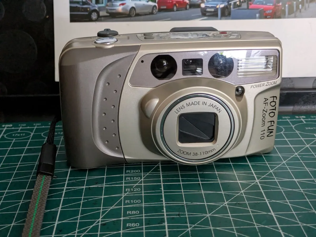 🎞️ Film point & shoot camera - Image 1