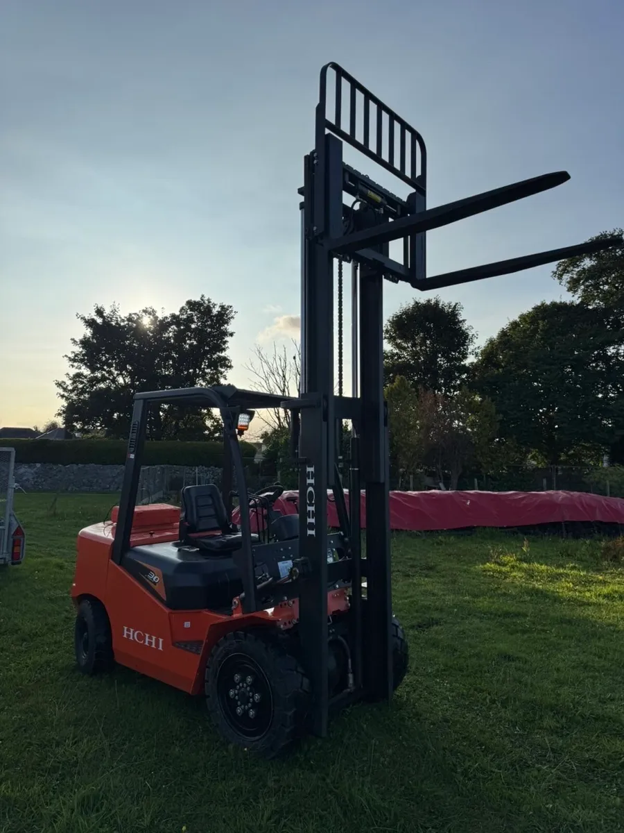 BRAND NEW HCHI 3 TON DIESEL FORKLIFT – UNUSED - Image 1