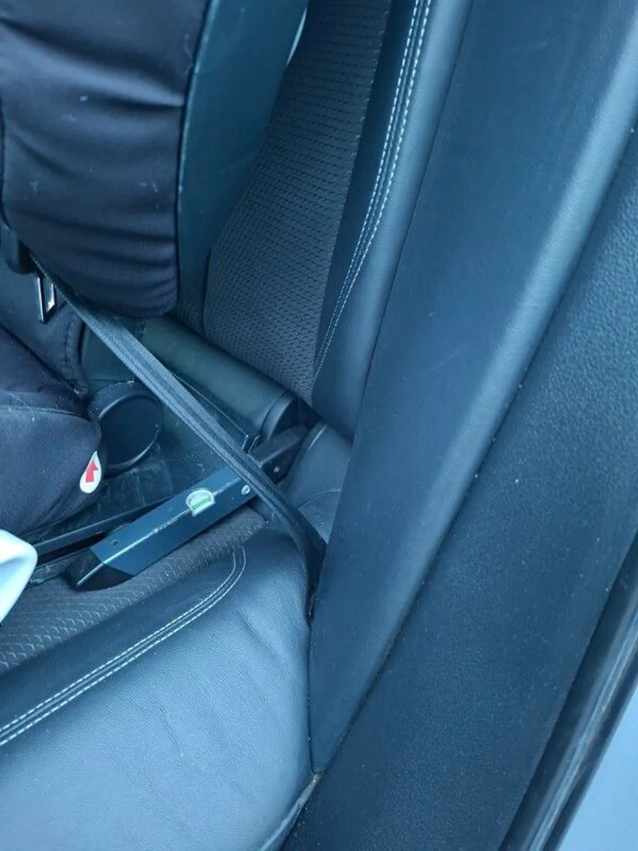 BE SAFE Izi up child's car seat - Image 4