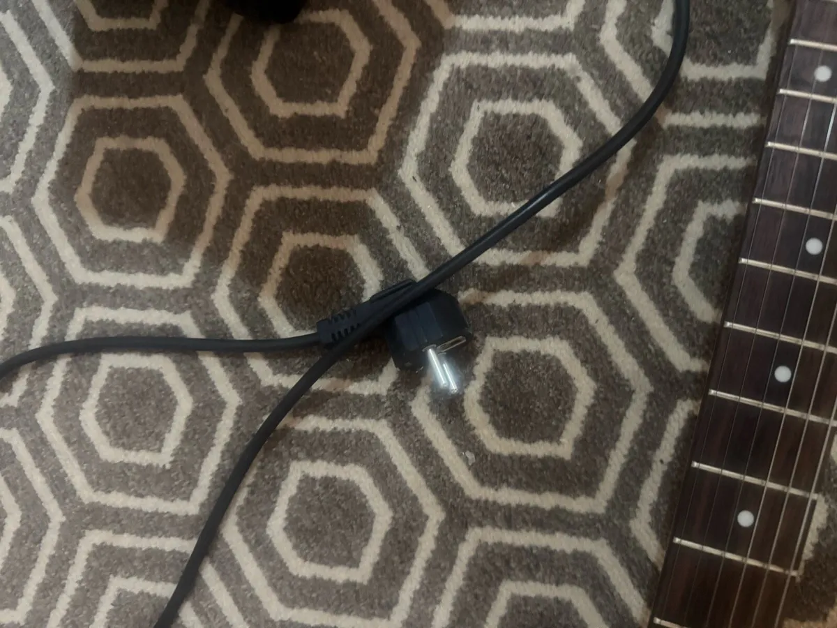 Guitar and 15W Amp - Image 2