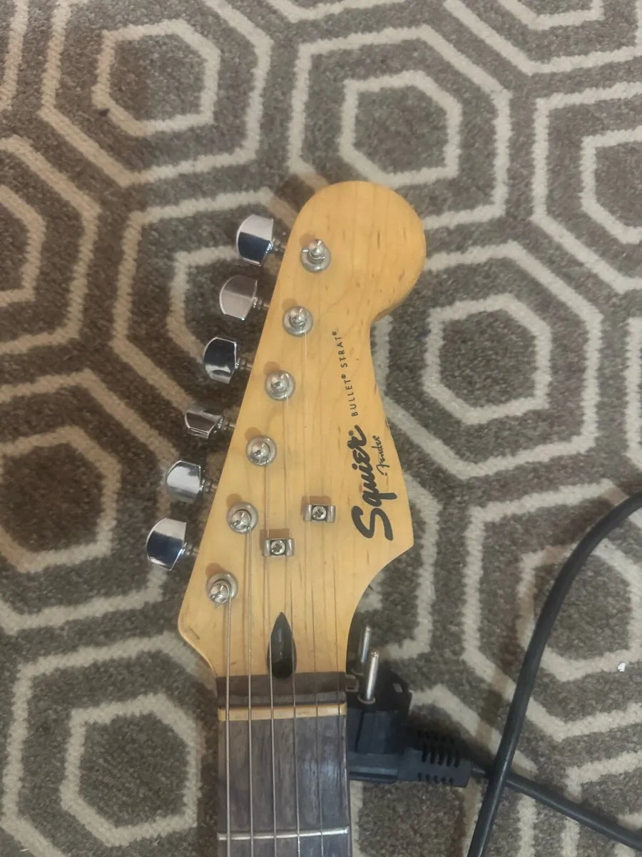 Guitar and 15W Amp - Image 4