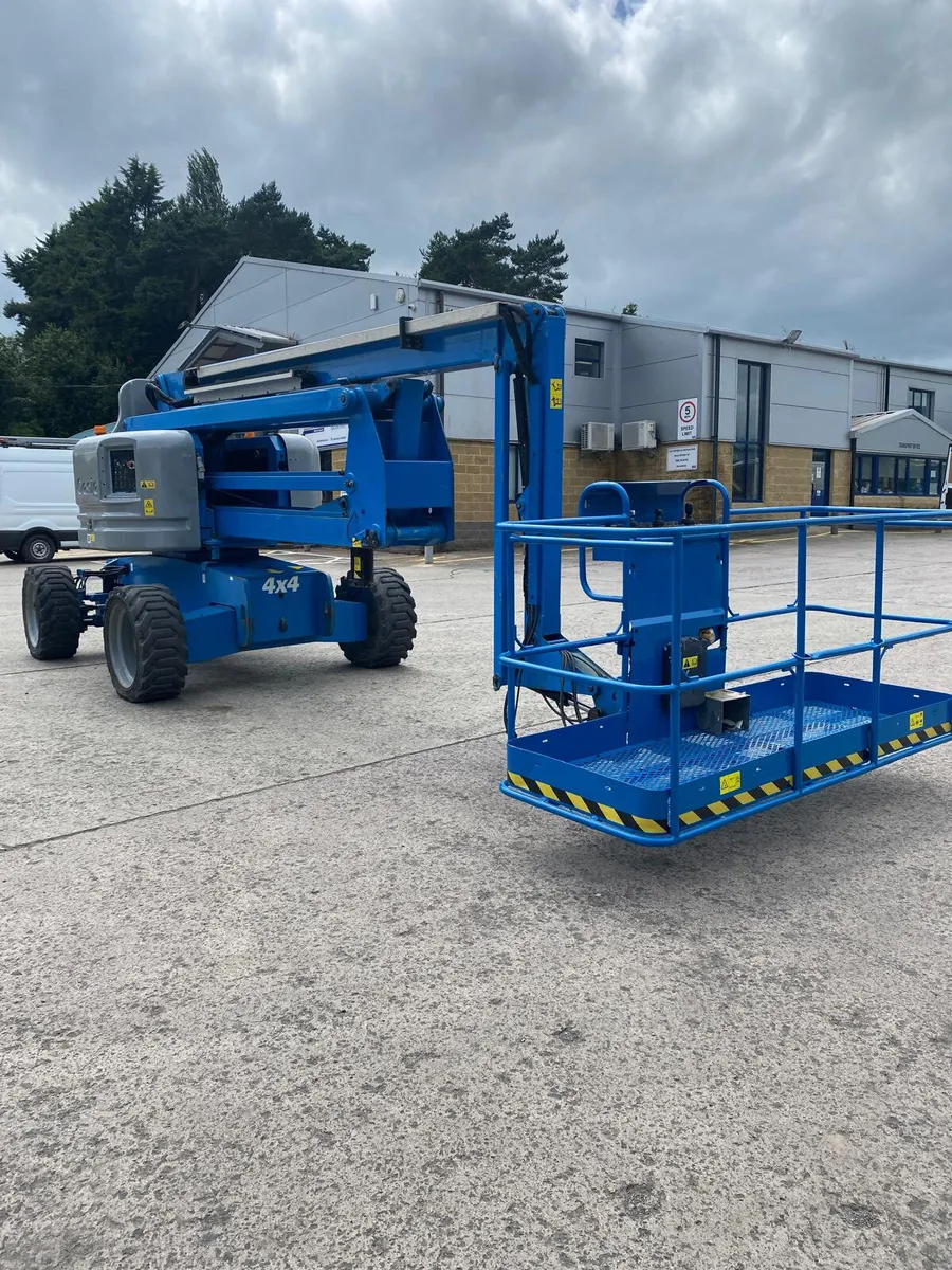 2014 GENIE Z60 – 34 66FT DIESEL ARTIC BOOM LIFT - Image 4