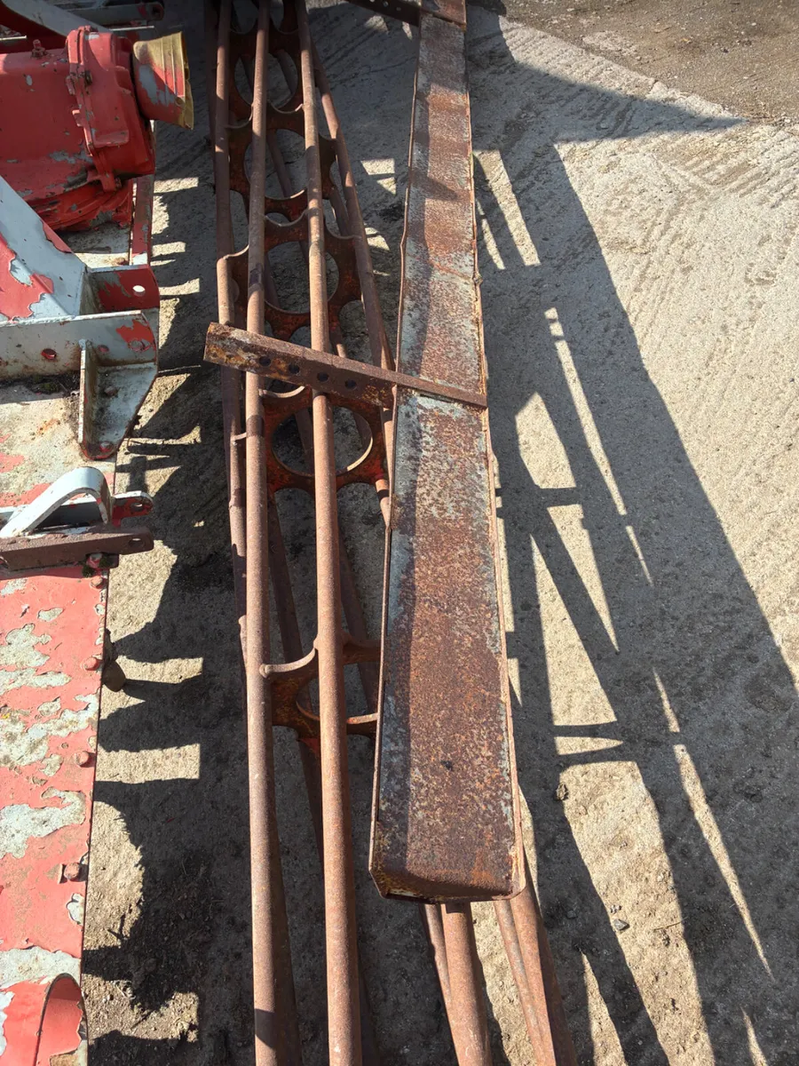 Kuhn 4000 power harrow - Image 3