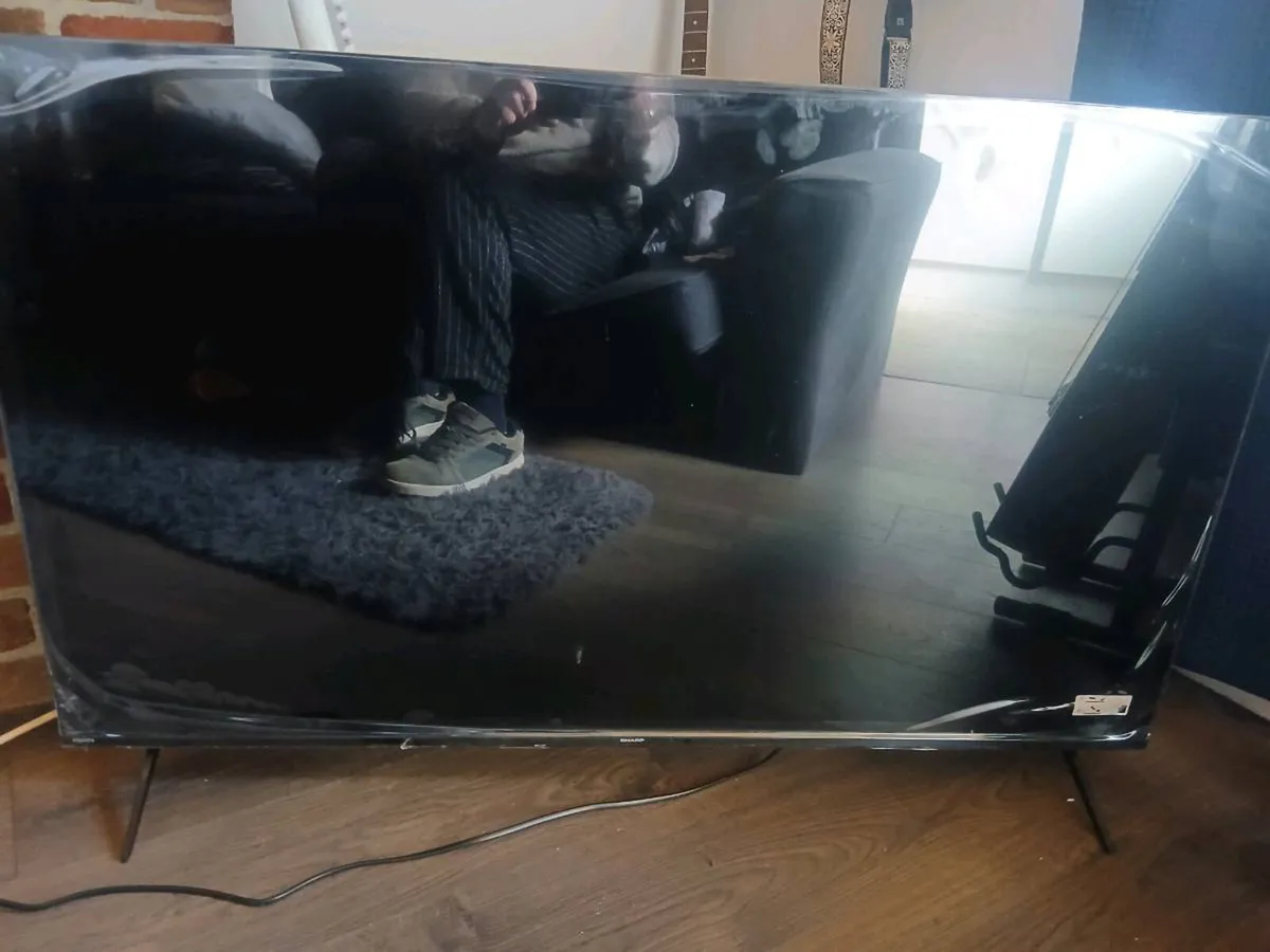 50 inch smart tv - Image 2