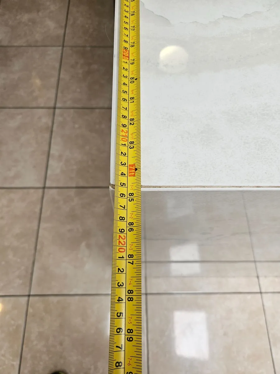 Kitchen Island - Image 4