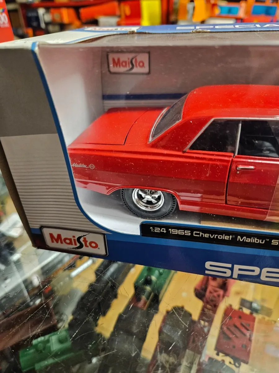 Corgi Maisto Chevrolet Malibu - Image 3