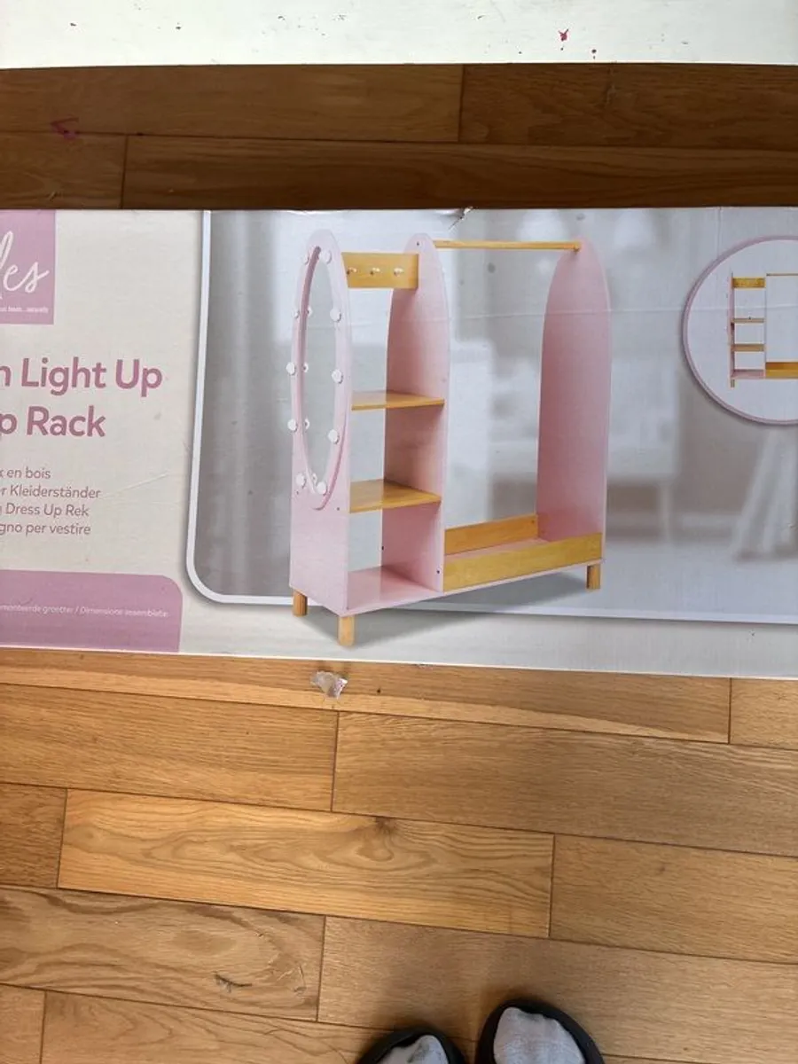 Light dress up rack - Image 3
