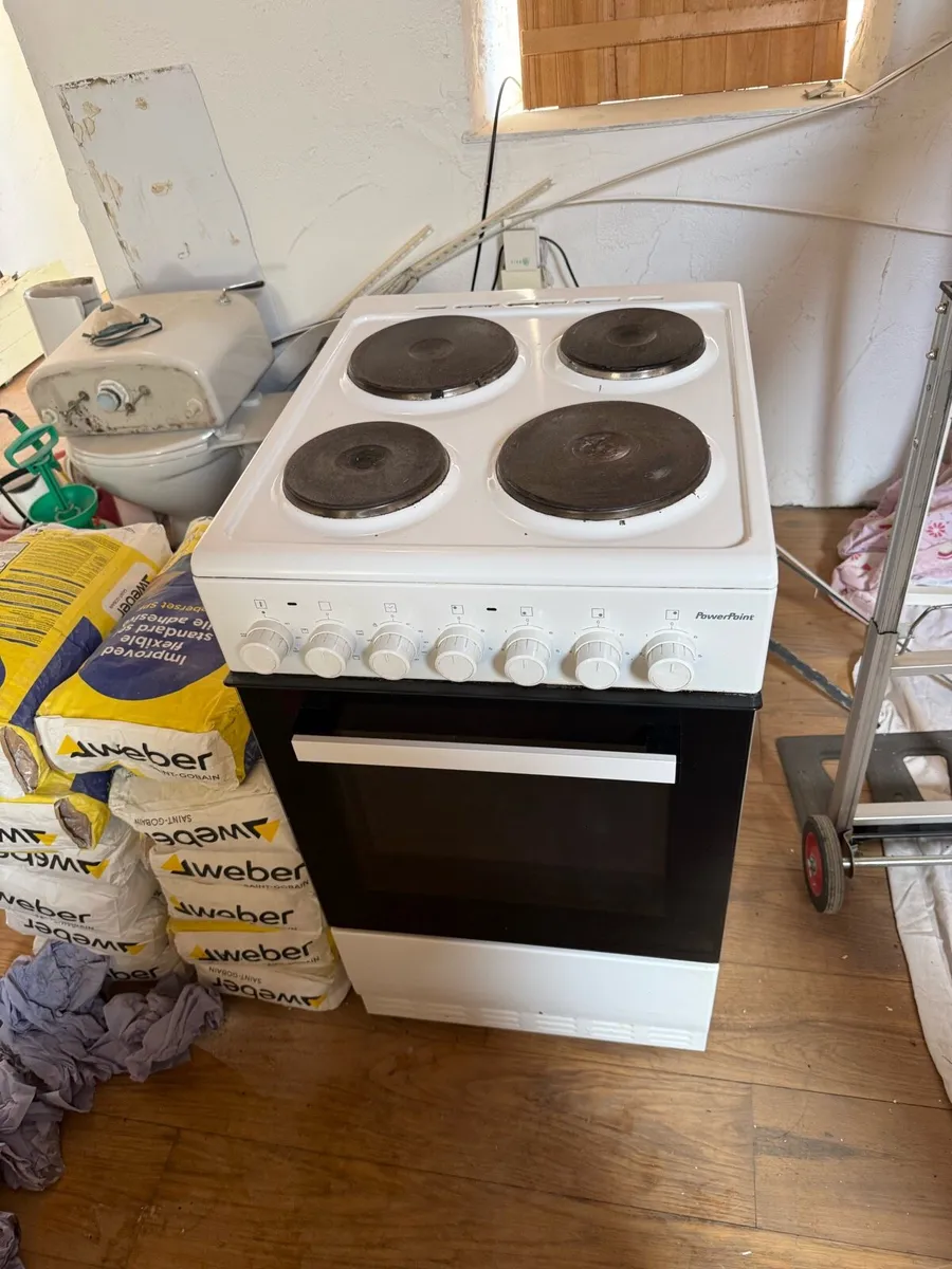 Freestanding cooker - Image 1