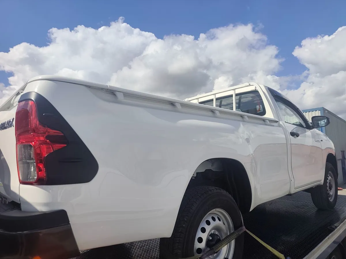 252  hilux - Image 4