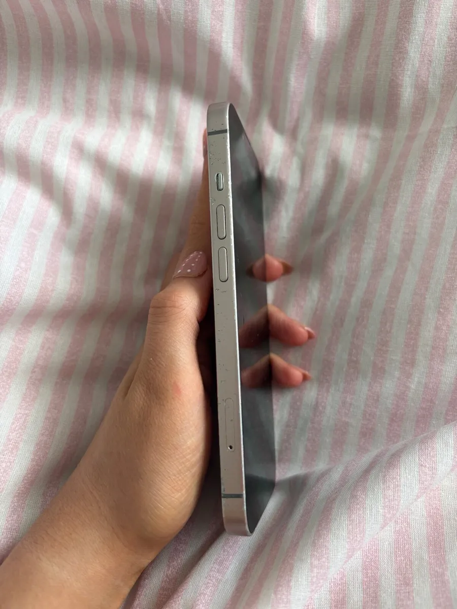 Pink iPhone 13 128GB - Image 4