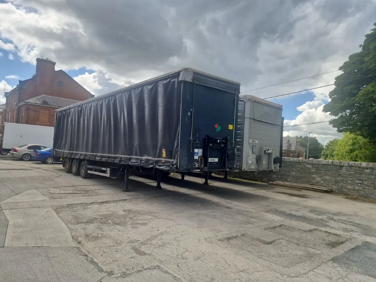 Trailers - Image 2