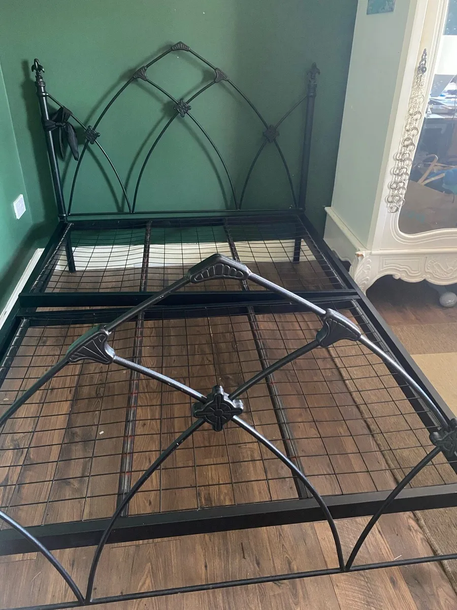 Metal, Ghotic style double bed frame - Image 1
