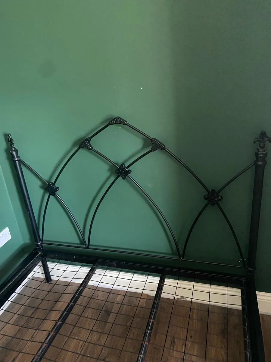 Metal, Ghotic style double bed frame - Image 3