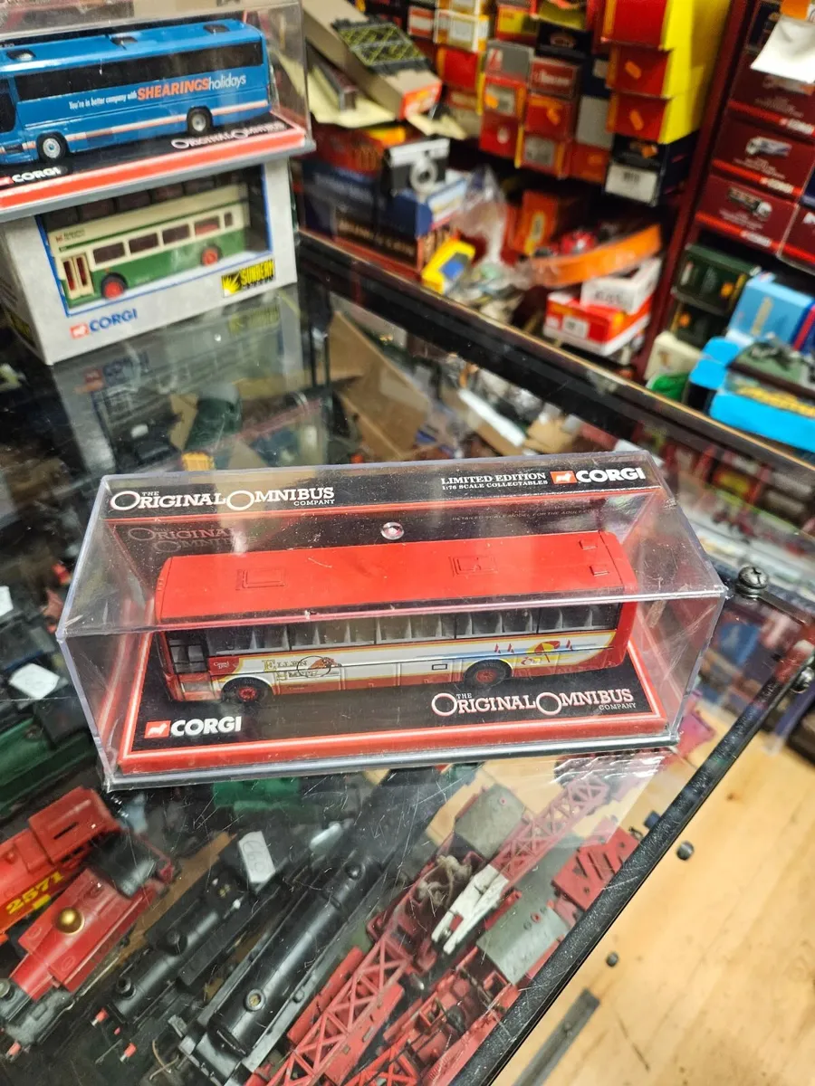 Corgi Bus - Image 4