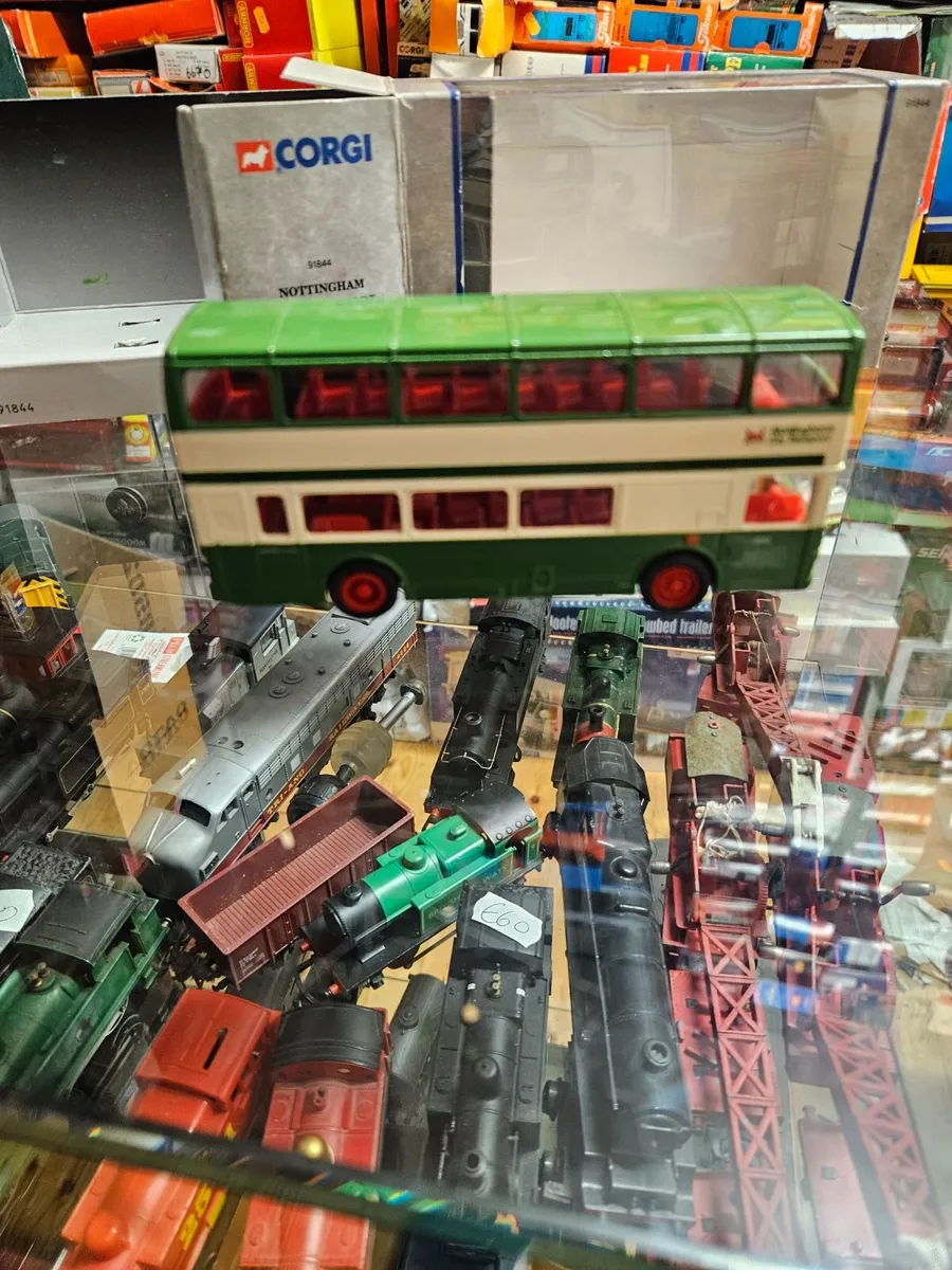 Corgi Bus - Image 3