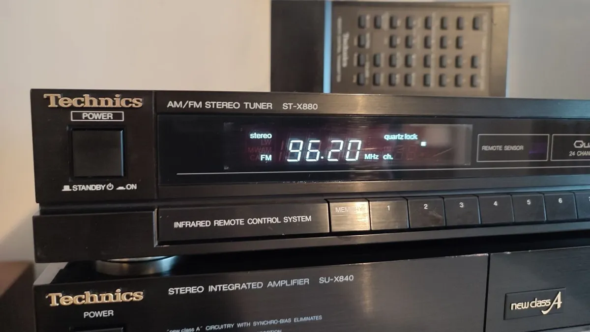 Midi TECHNICS SU-X840 amplifier + Tuner. Remote - Image 4