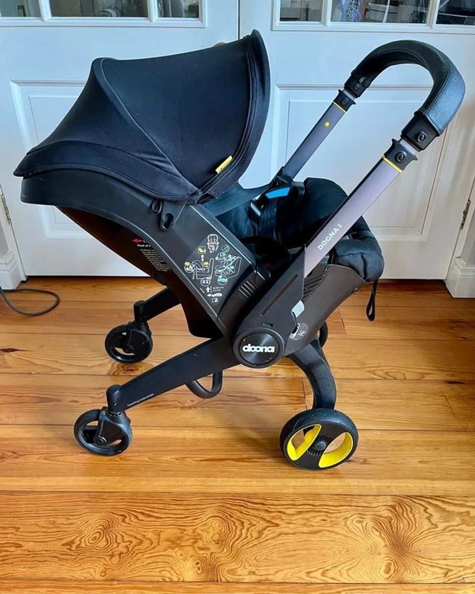 Doona i Car Seat & Stroller with Accessories - Nitro Black - Excellent Condition - Image 2