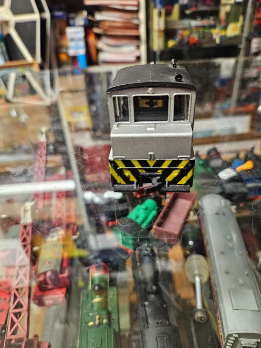 Hornby Lima OO Gauge Diesel Shunter - Image 4