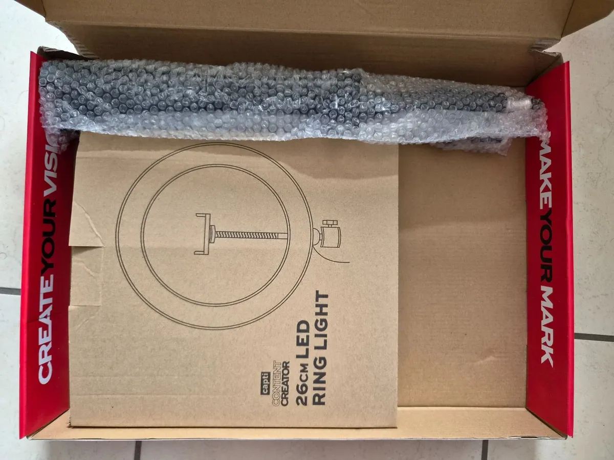 26cm LED Content Creator Ring Light - Image 2