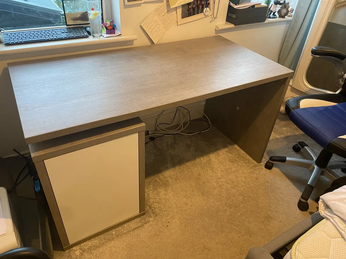Office desk with storage - Image 1
