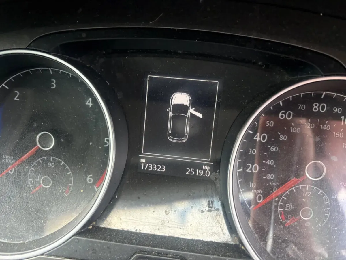 2013 Vw Golf 2.0 Tdi driving - Image 4