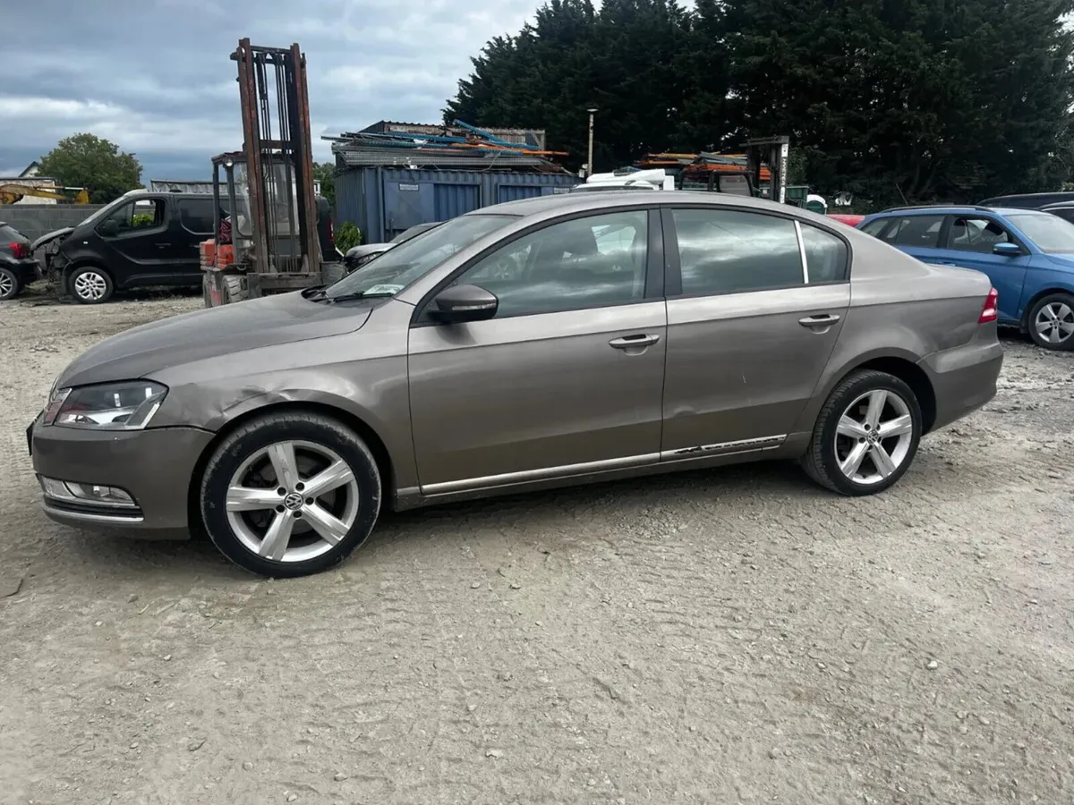 11 Volkswagen Passat 1.6 tdi - Image 2