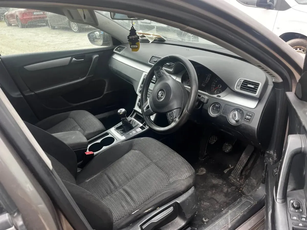 11 Volkswagen Passat 1.6 tdi - Image 4