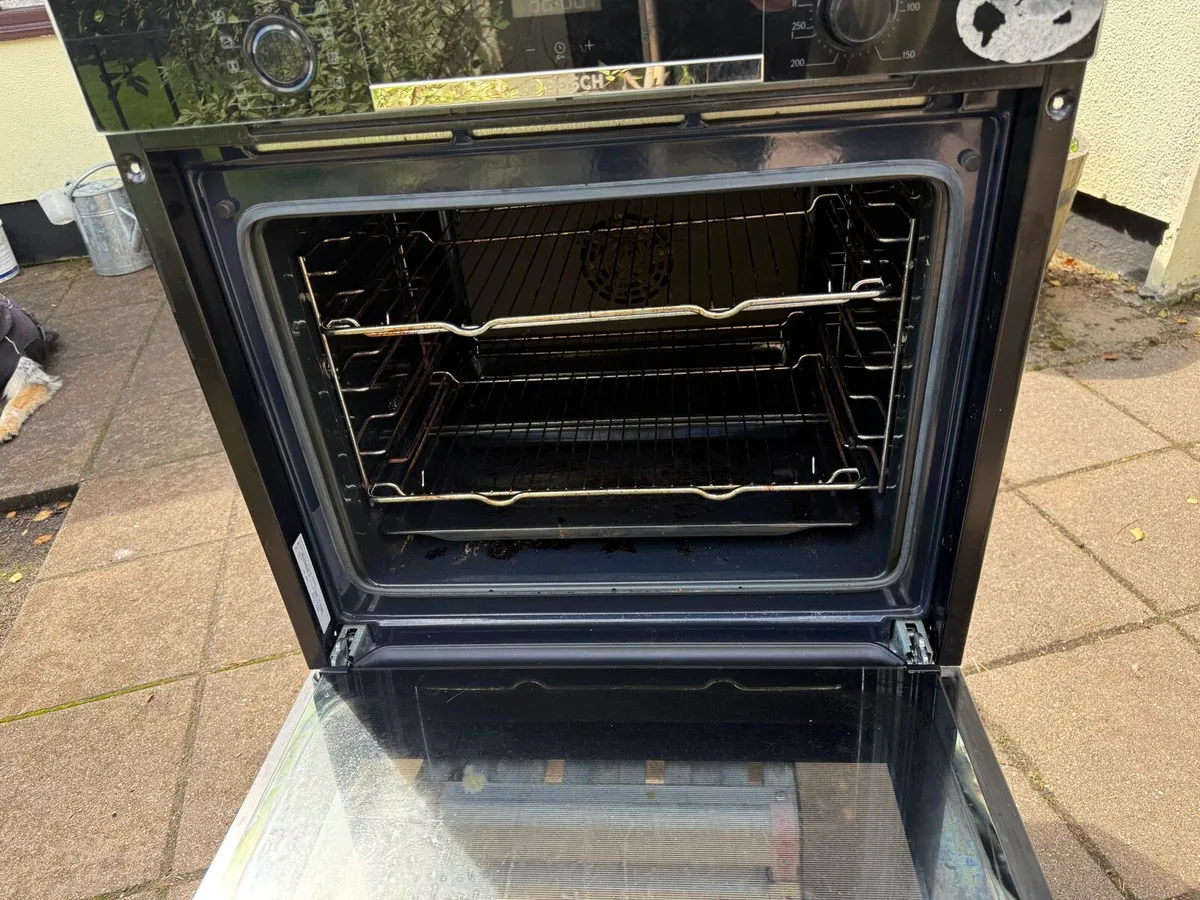 Built in multifunction oven. - Image 2