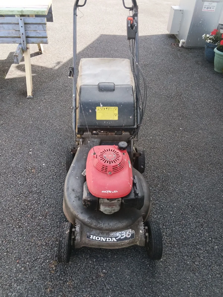 Honda hrd 536 lawnmower - Image 4