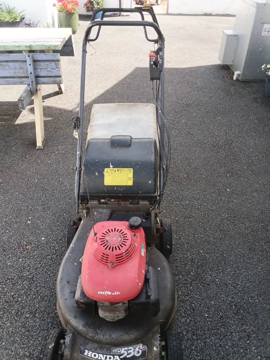 Honda hrd 536 lawnmower - Image 3