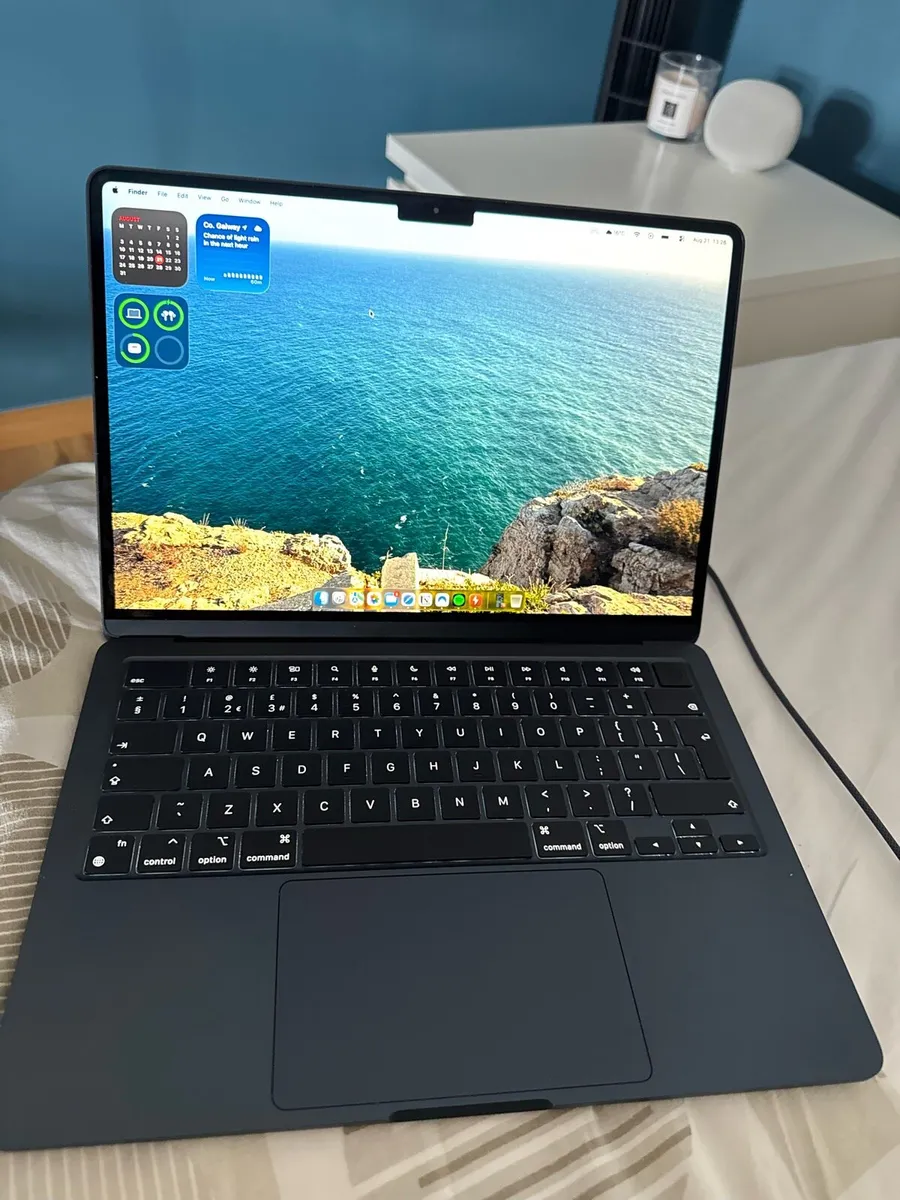 Apple MacBook Air 13 inch M3 Midnight - Image 1