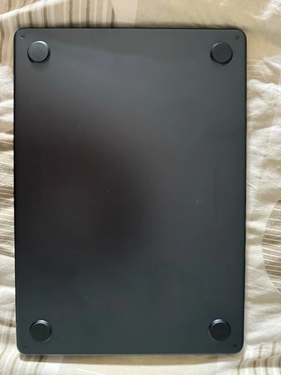 Apple MacBook Air 13 inch M3 Midnight - Image 3