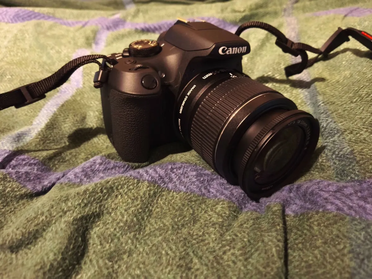 Canon eos 2000 camera - Image 1