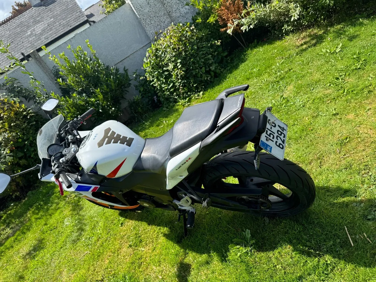 Cbr 125 r - Image 4