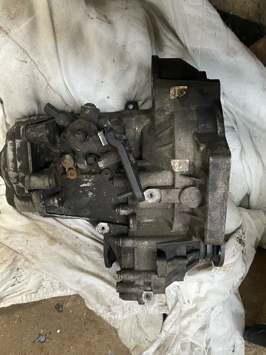 Breaking B7 Volkswagen Passat 2012 - Image 1