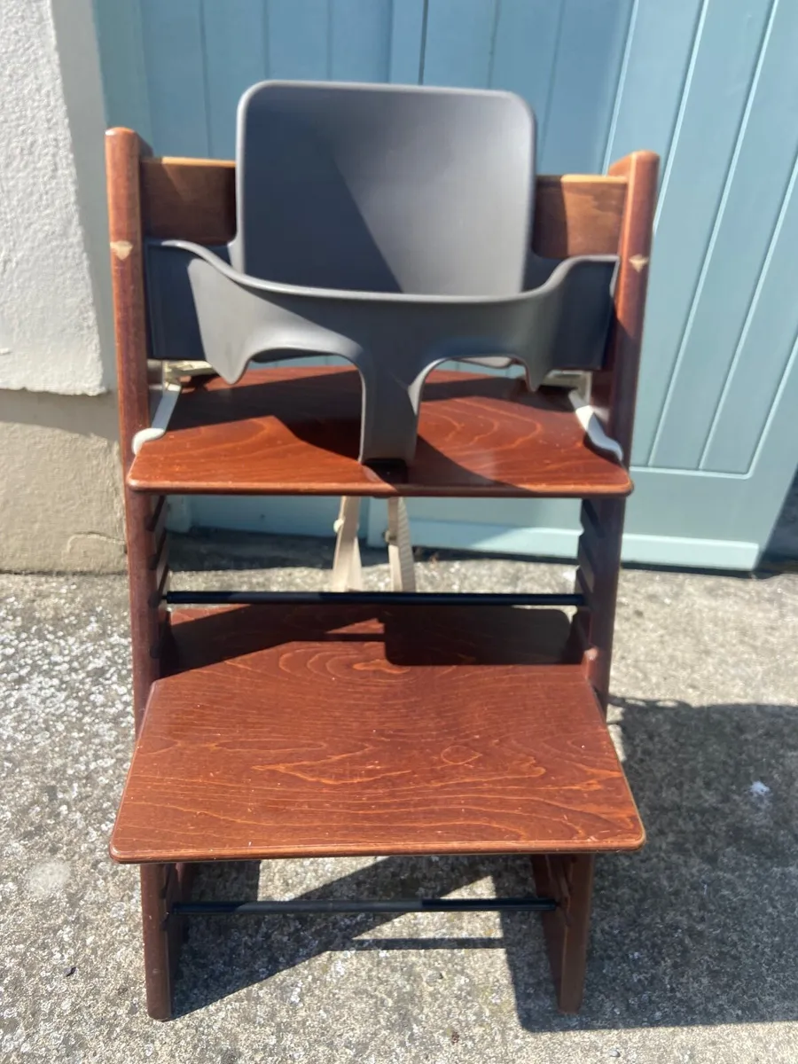 High chair - Image 1
