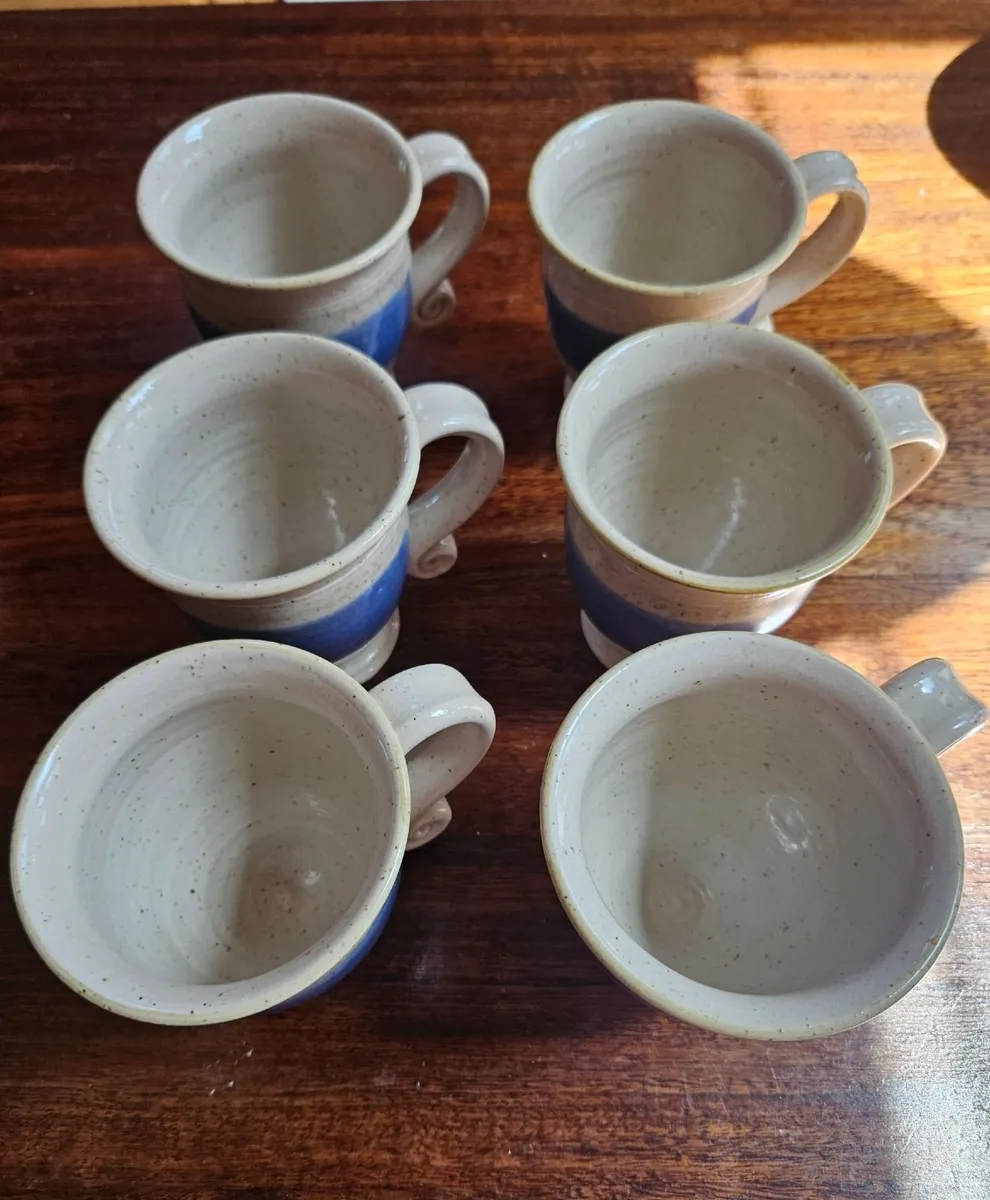 6 lovely pottery mugs - Image 3