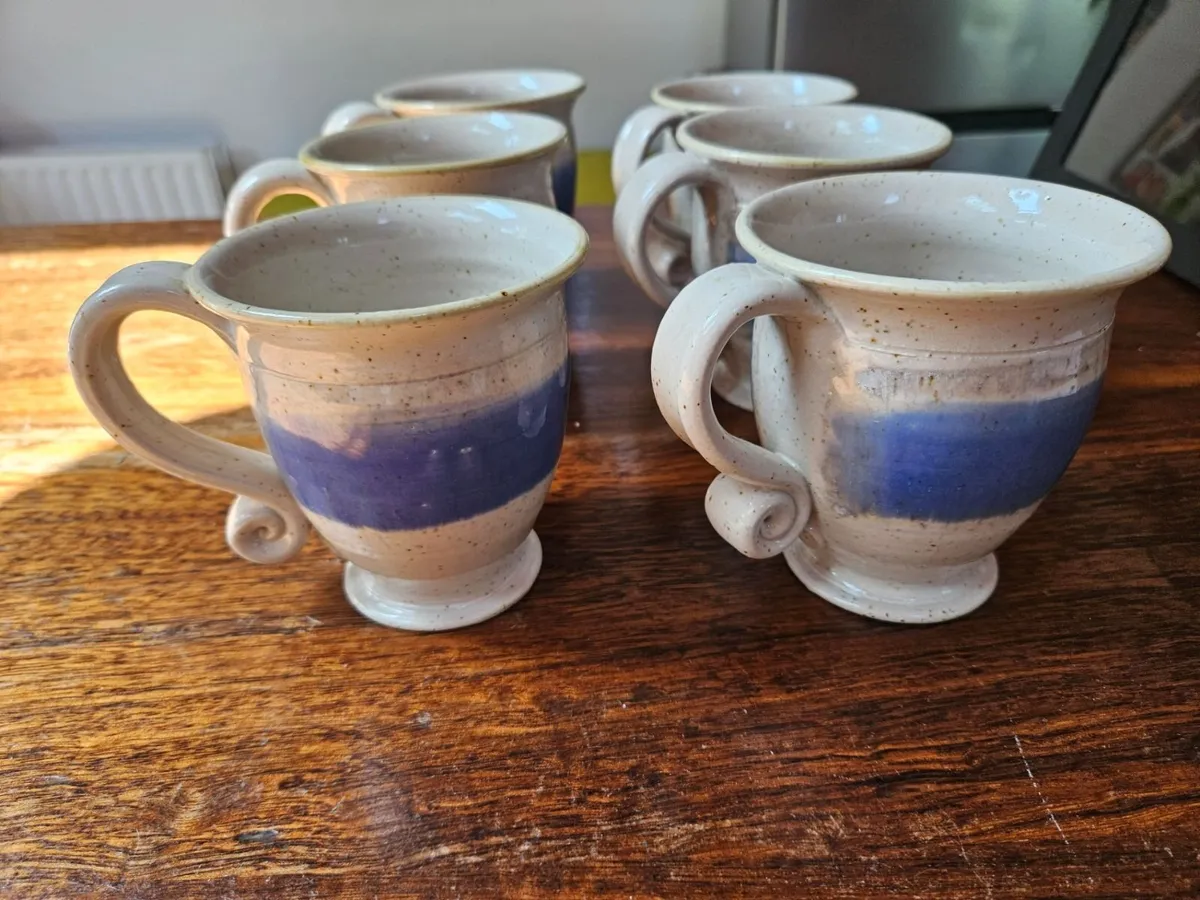 6 lovely pottery mugs - Image 4