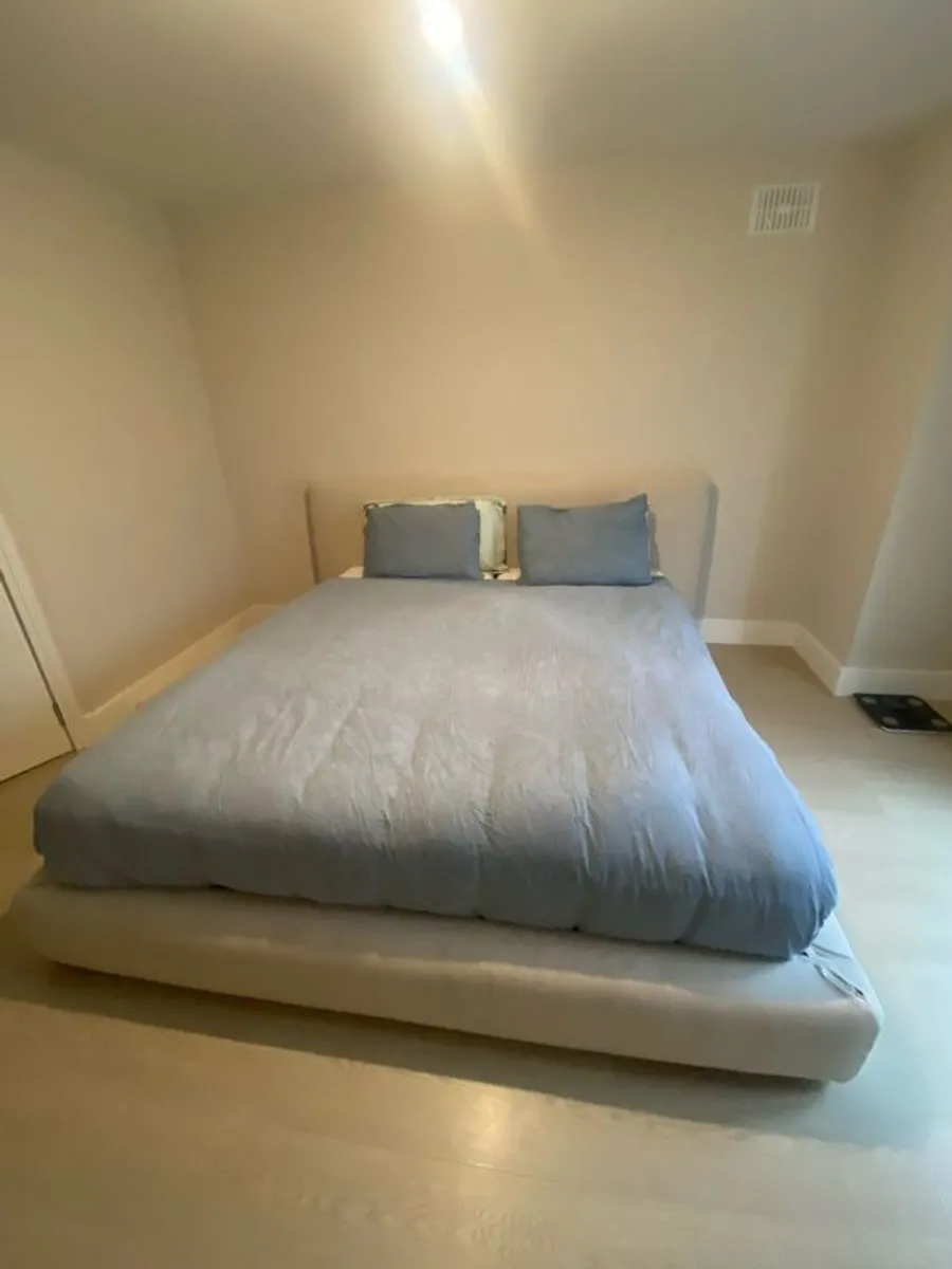 Kave Bed, Mattress & Base - Image 3