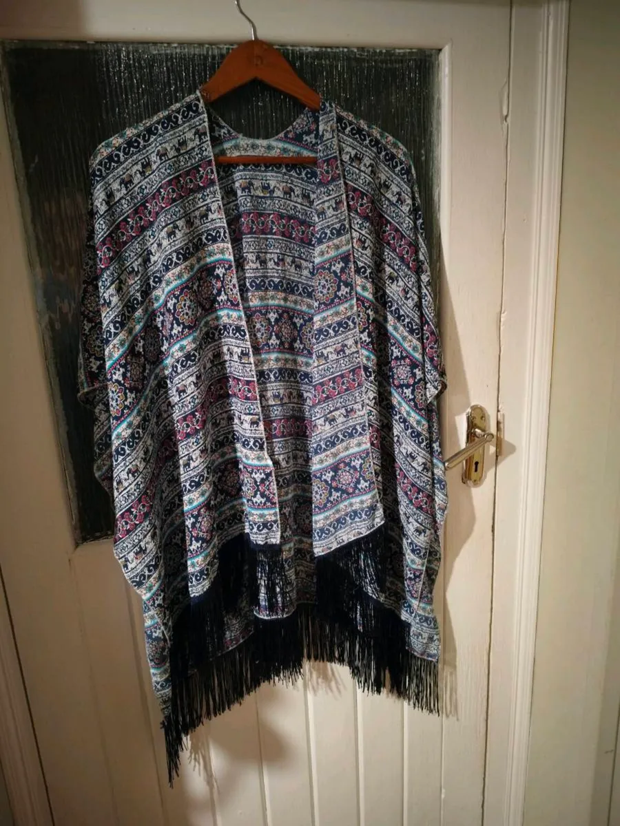 Dunne Stores, bohemian-style fringe kimono with - Image 1