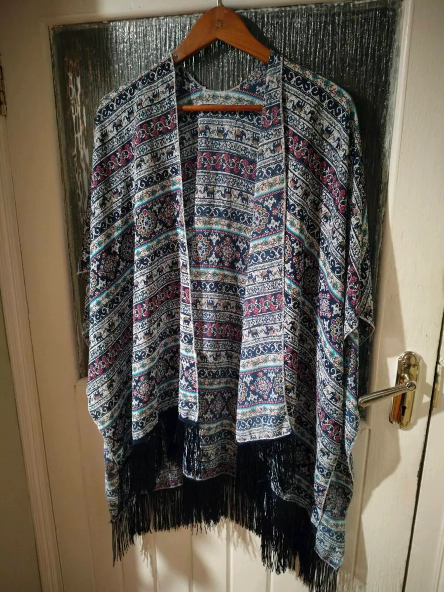 Dunne Stores, bohemian-style fringe kimono with - Image 2