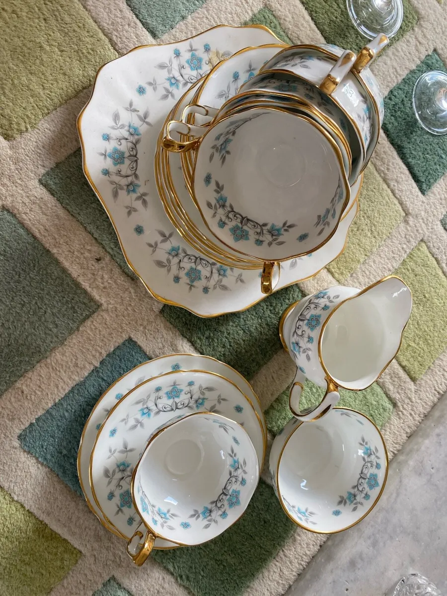 21 piece Arklow bone China tea set - Image 1