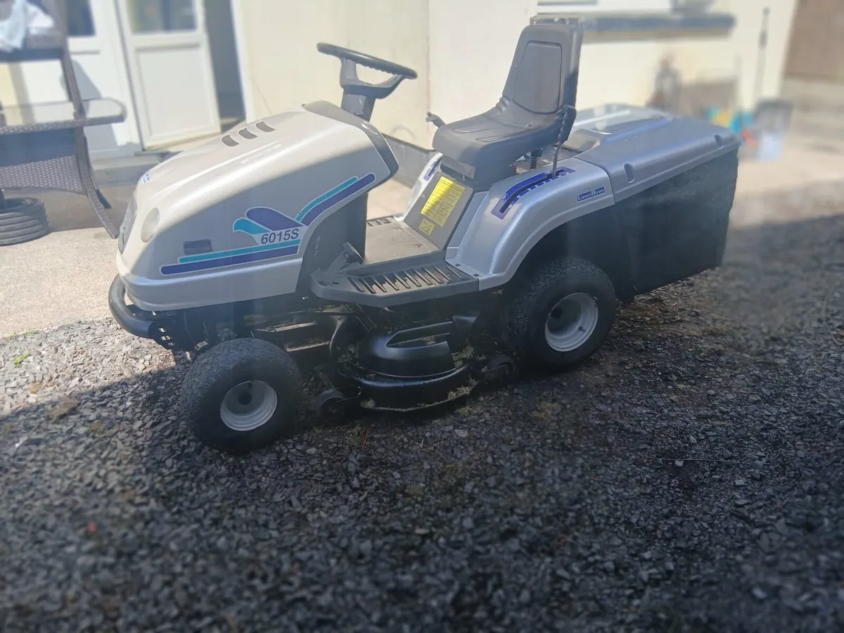 Ride on lawnmower - Image 2