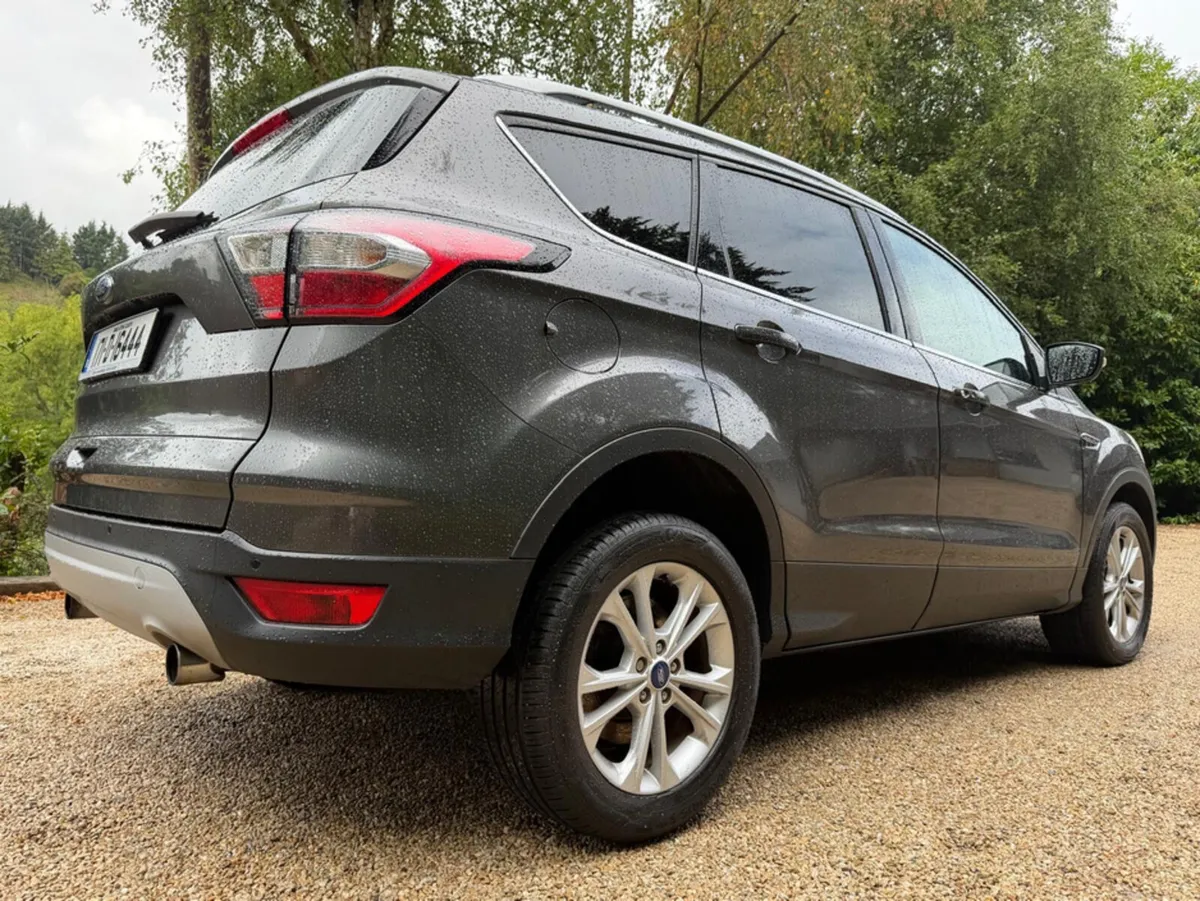 Ford Kuga TITANIUM 1.5 TDCI 4 SEAT COMMERCIAL *1 O - Image 4