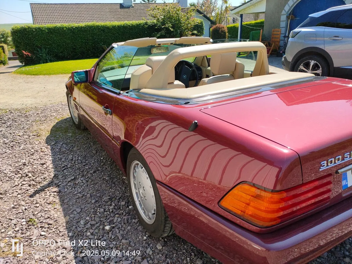 Mercedes-Benz 1990 convertible - Image 2