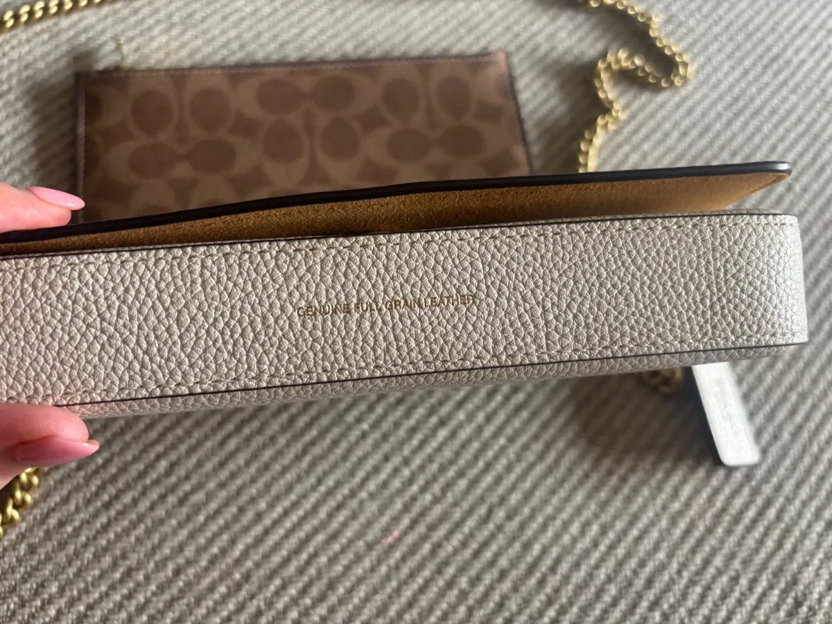 Ladies Authentic Coach handbag - Image 3
