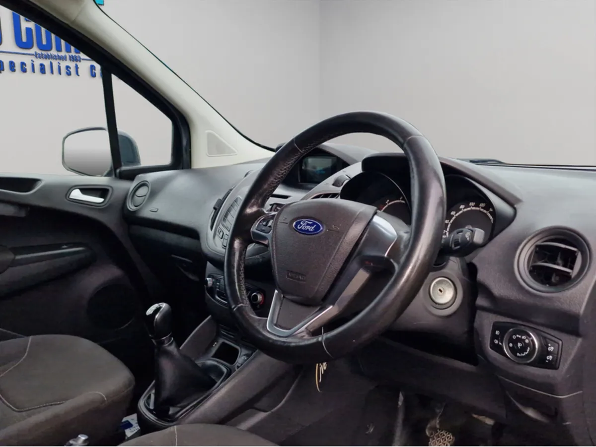 Ford Transit Courier TREND 1.5 TD **** 1 OWNER *** - Image 4