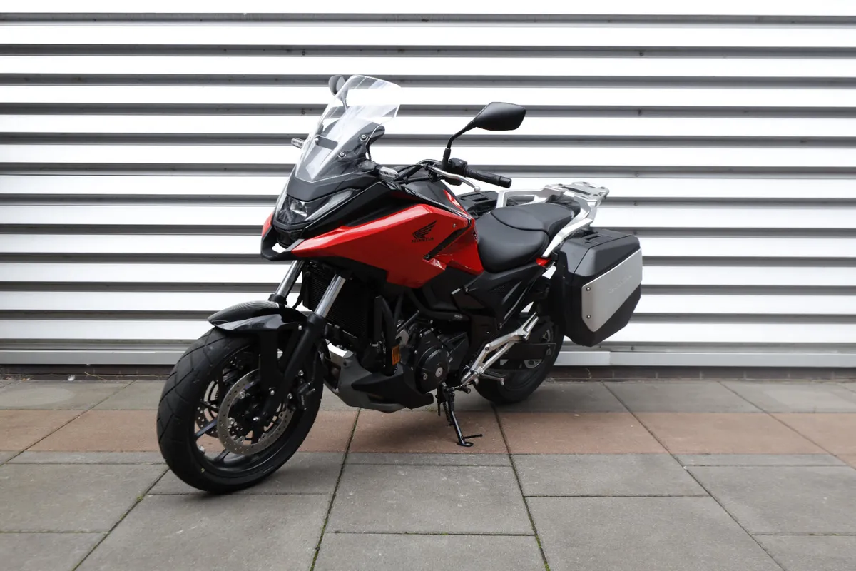 HONDA NC750X *Ex-Demo* 261 - Image 2