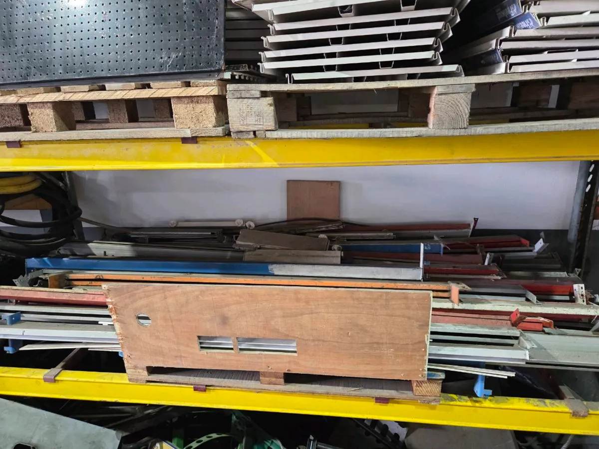 Shop shelving - Image 2